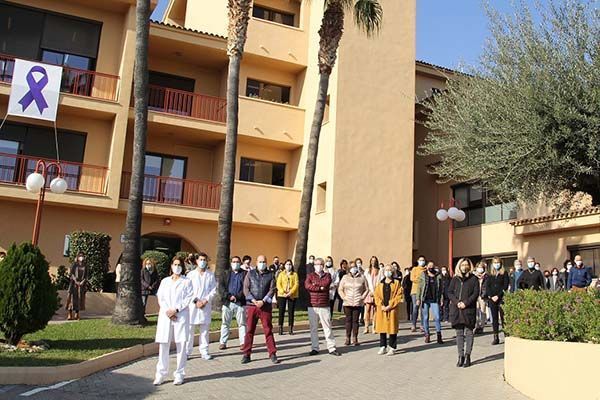 Minuto de silencio en Unión de Mutuas contra la violencia machista