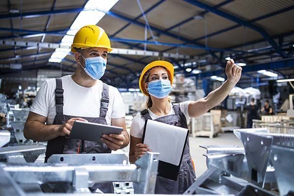 COVID-19 ¿Es posible reducir el riesgo en los centros de trabajo? COVID-19 ¿Es posible reducir el riesgo en los centros de trabajo?