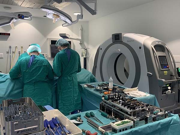 El Hospital Asepeyo Coslada, a la vanguardia de las cirugías navegadas de columna