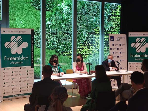 Más de 1.500 personas visitan en el Centro Cívico Tabacalera la muestra “Carteles de Prevención del siglo XX”