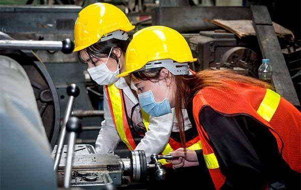 Estudio de evaluación ergonómica de puestos de trabajo con enfoque de género