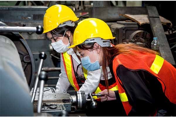 Estudio de evaluación ergonómica de puestos de trabajo con enfoque de género