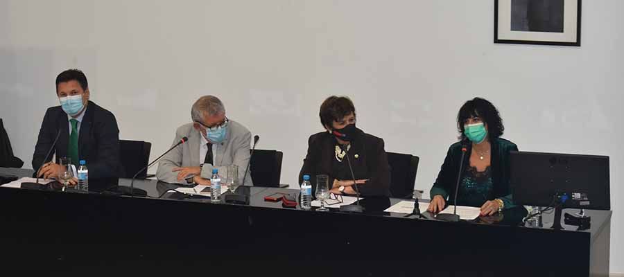 La exposición “Carteles de Prevención del siglo XX” organizada por Fraternidad-Muprespa y Fundación AXA llega a la Universidad de Murcia