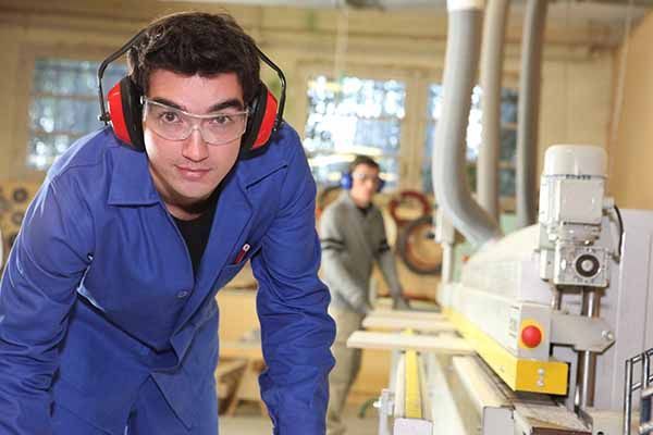 Guía sobre el ruido en la industria de la madera
