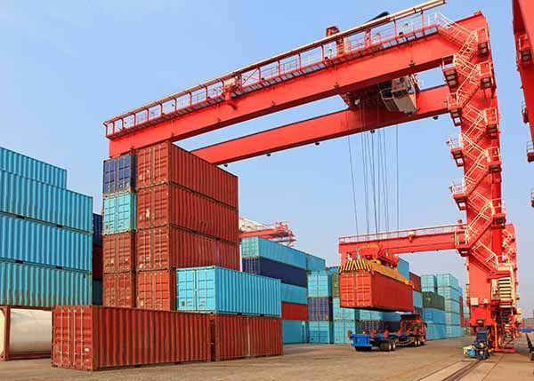 Grúas pórtico portacontenedores: Peligros y Riesgos