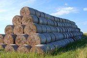 Seguridad en el almacenamiento de pacas en agricultura