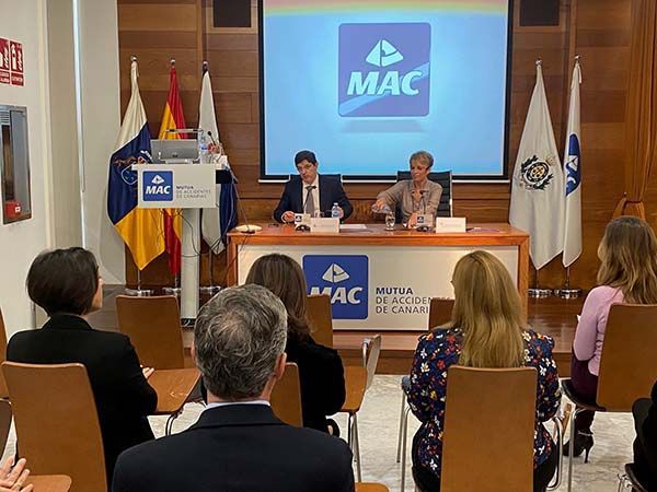 MAC entrega a Oakley College el Premio Alberto Guanche 2022 a las mejores prácticas en prevención de riesgos laborales