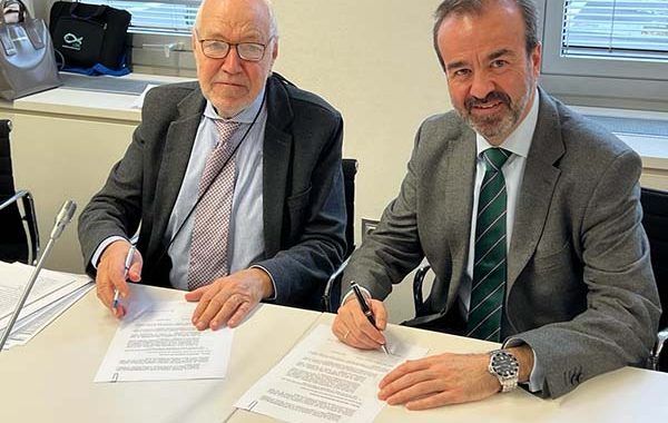 Cepesca y Vítaly firman un convenio para impulsar la salud laboral de las tripulaciones de la flota pesquera española