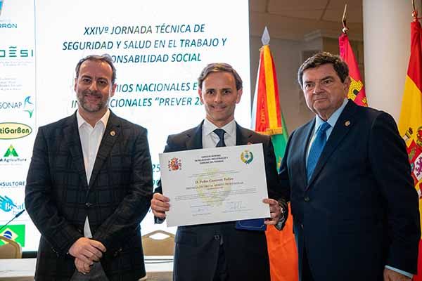 Pedro Guerrero recibe la Medalla de Oro al Mérito Profesional del CGRICT