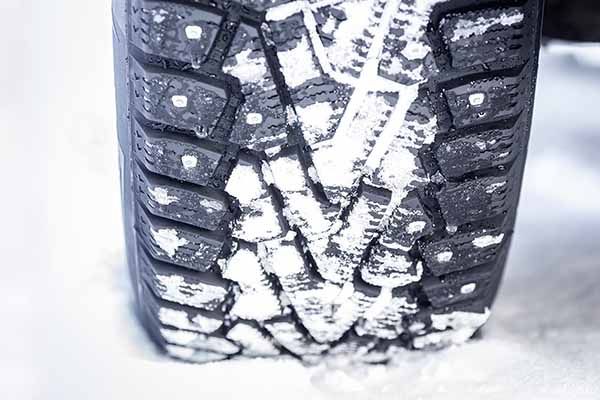 ¿Qué caracteriza al neumático de invierno?