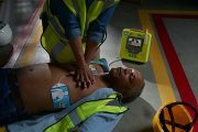 ZOLL es una de las primeras empresas en recibir la aprobación de AED en virtud de la certificación del Reglamento sobre Productos Sanitarios (MDR) de la UE