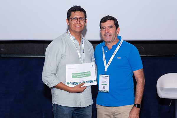 Walter Tenesaca Pintado GANADOR Exposiciones Orales (Sala GA GROUP)