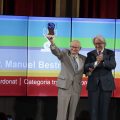Diploma en las candidaturas finalistas Tanto el Jurado como el Comité Técnico de los Premios Atlante, han convenido realizar un reconocimiento explícito al resto de empresas finalistas en cada una de las categorías, mediante la entrega de un diploma distintivo a las candidaturas presentadas por: Elementos de integración de la prevención de riesgos laborales: La Asociación Empresarial Química de Tarragona (AEQT) y la Asociación de Empresas de Servicios de Tarragona (AEST) Acciona Infraestructuras Medichem Universidad Autónoma de Barcelona Medidas preventivas aplicadas: Isg Transportes Metropolitanos de Barcelona Iniciativas de sensibilización, información y/o formación: Grupo Cementos Portland Valderrivas Chupa Chups Fundación Laboral de la construcción de Catalunya Noatum Promoción de la salud en el trabajo: Bon Preu Grup Mediapro Henkel Ibérica Jurado y Comité Técnico Los Premios Atlante, que tienen carácter bienal, los convocó por primera vez Foment del Treball en 2002 con el objetivo de contribuir a la creación de una auténtica cultura de la prevención mediante el reconocimiento público de las acciones preventivas y buenas prácticas desarrolladas por las empresas domiciliadas, con sede social o establecimiento en Cataluña. El Jurado de esta edición estuvo formado por: Enric Vinaixa, secretario de Trabajo del Departamento de Empresa y Trabajo de la Generalitat de Catalunya; Mª Luz Bataller, directora general de la Inspección de Trabajo en Cataluña; Elena Juanola, directora del Instituto de Seguridad y Salud Laboral del Departamento de Empresa y Trabajo; Rafael Panadès, jefe del Servicio de Coordinación de actuaciones de Salud Laboral del Departamento de Salud; y David Tornos, secretario general de Foment del Treball. Manel Bestraten_Foment