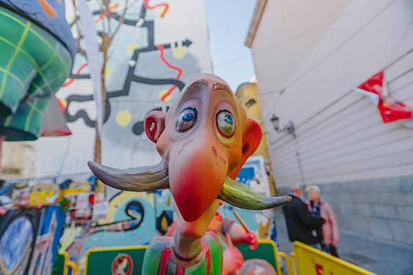 Guía de prevención de riesgos laborales en la elaboración y montaje de fallas y hogueras