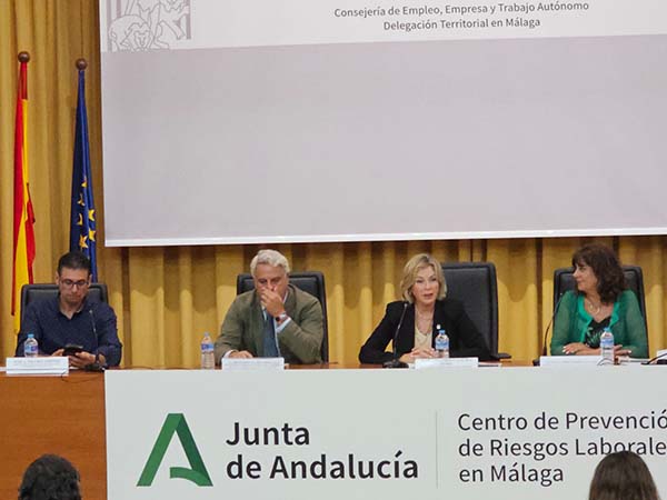 Integrantes_de_la_mesa_inaugural_de_la_jornada