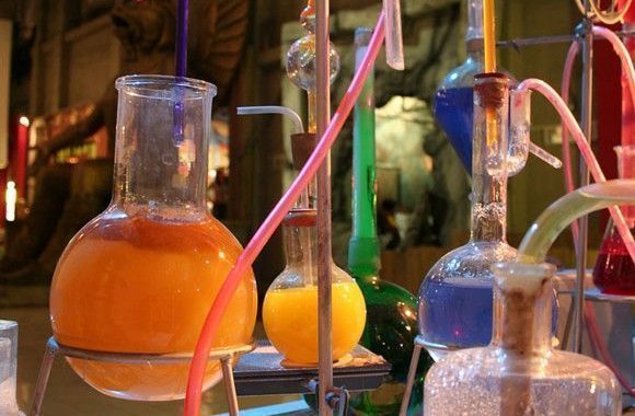 Guía PRL: riesgos y medidas preventivas en laboratorios